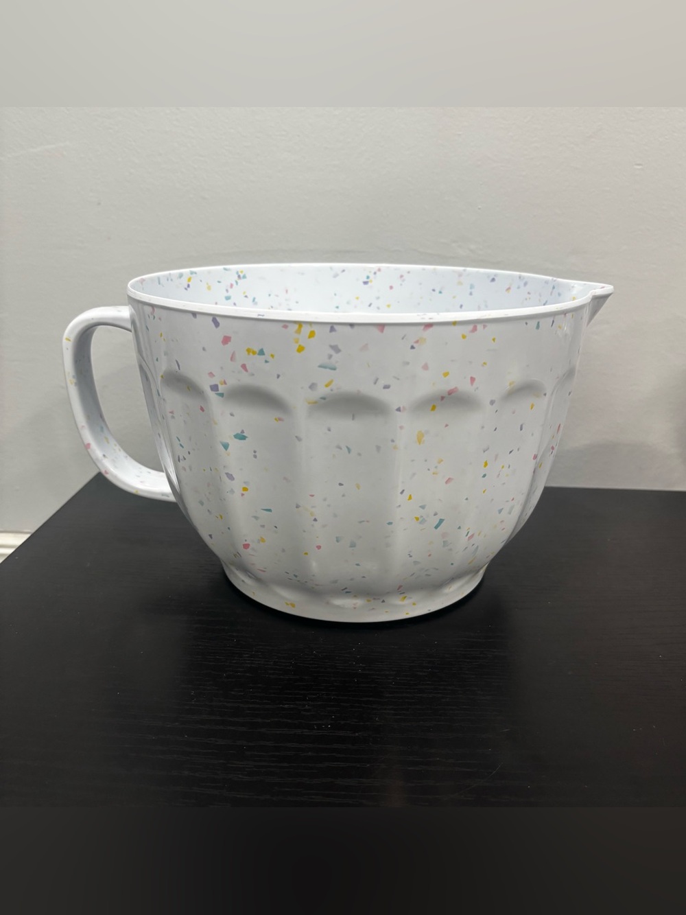 Melamine converter large Speckled White Mixing Bowl with Handle and Pour Spout